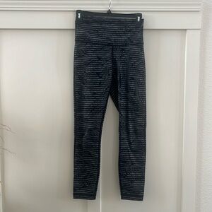 Lululemon fern stripe 25” Leggings Sz 6